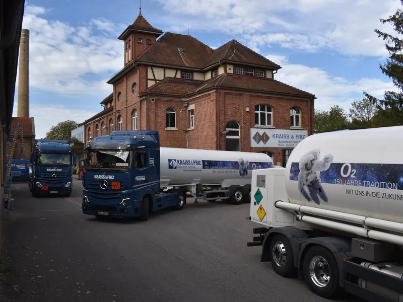 The Kraiss & Friz fleet outside the Remshalden oxygen plant