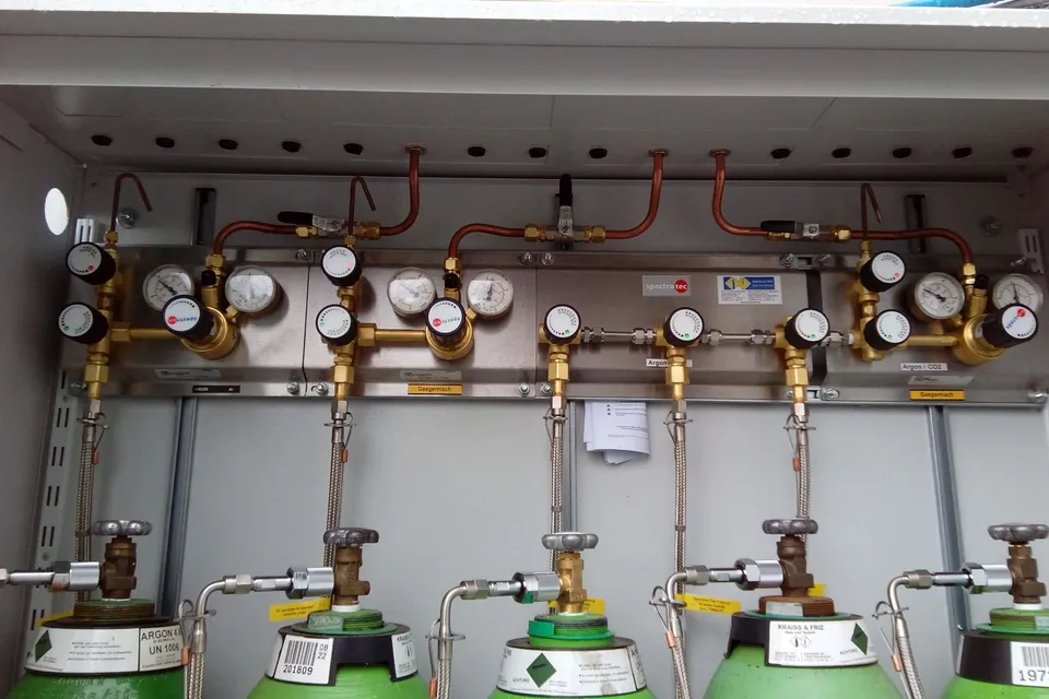 Maintenance work on a gas installation