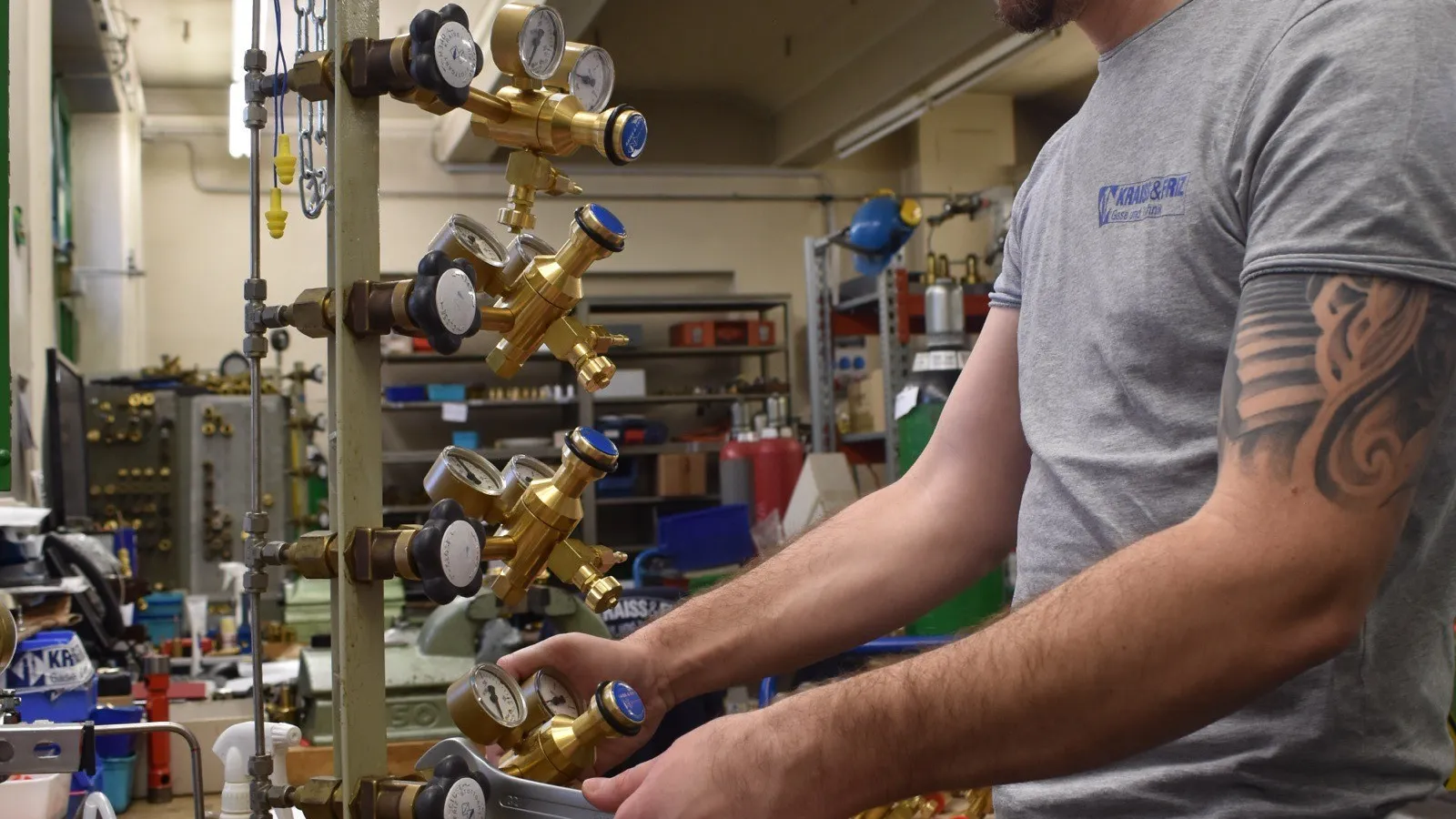 Test bench for pressure regulators in the Stuttgart workshop